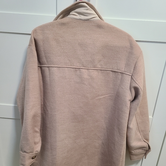 Shacket size small - Picture 2 of 5